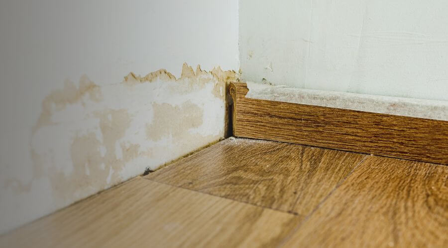 Why choose Quick Water Restoration for water damage restoration in Phoenix, AZ